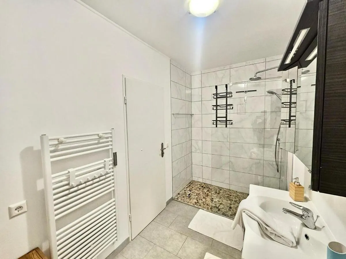 Spacious 3Br With A Warm Terrace Вальферданж
