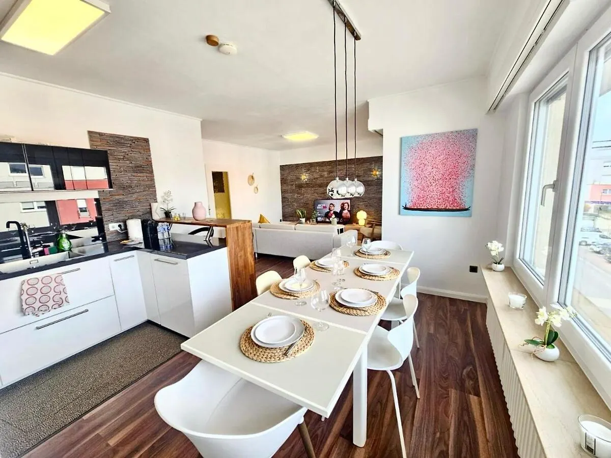 Spacious 3Br With A Warm Terrace Вальферданж Апартаменты