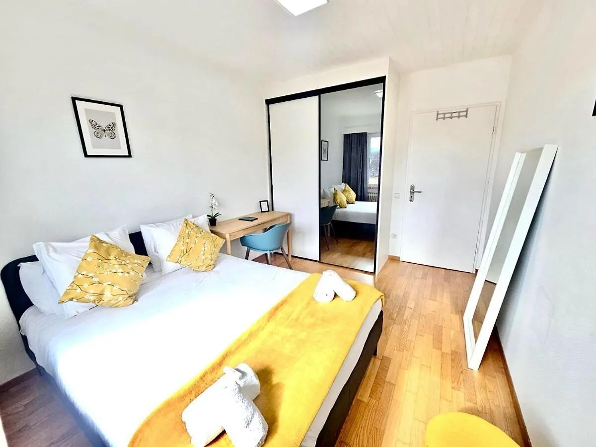 Апартаменты Spacious 3Br With A Warm Terrace Вальферданж